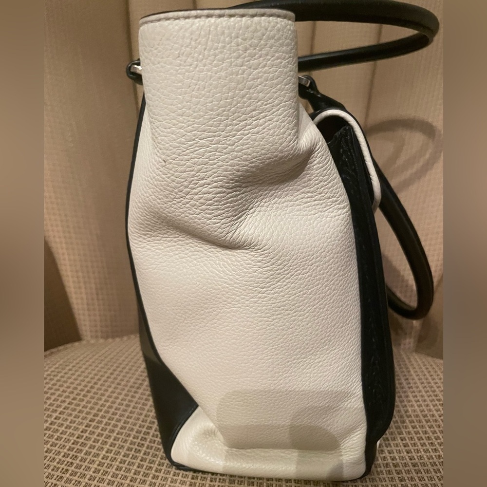 Kate spade envelope top handle bag - EUC - Picture 6 of 14